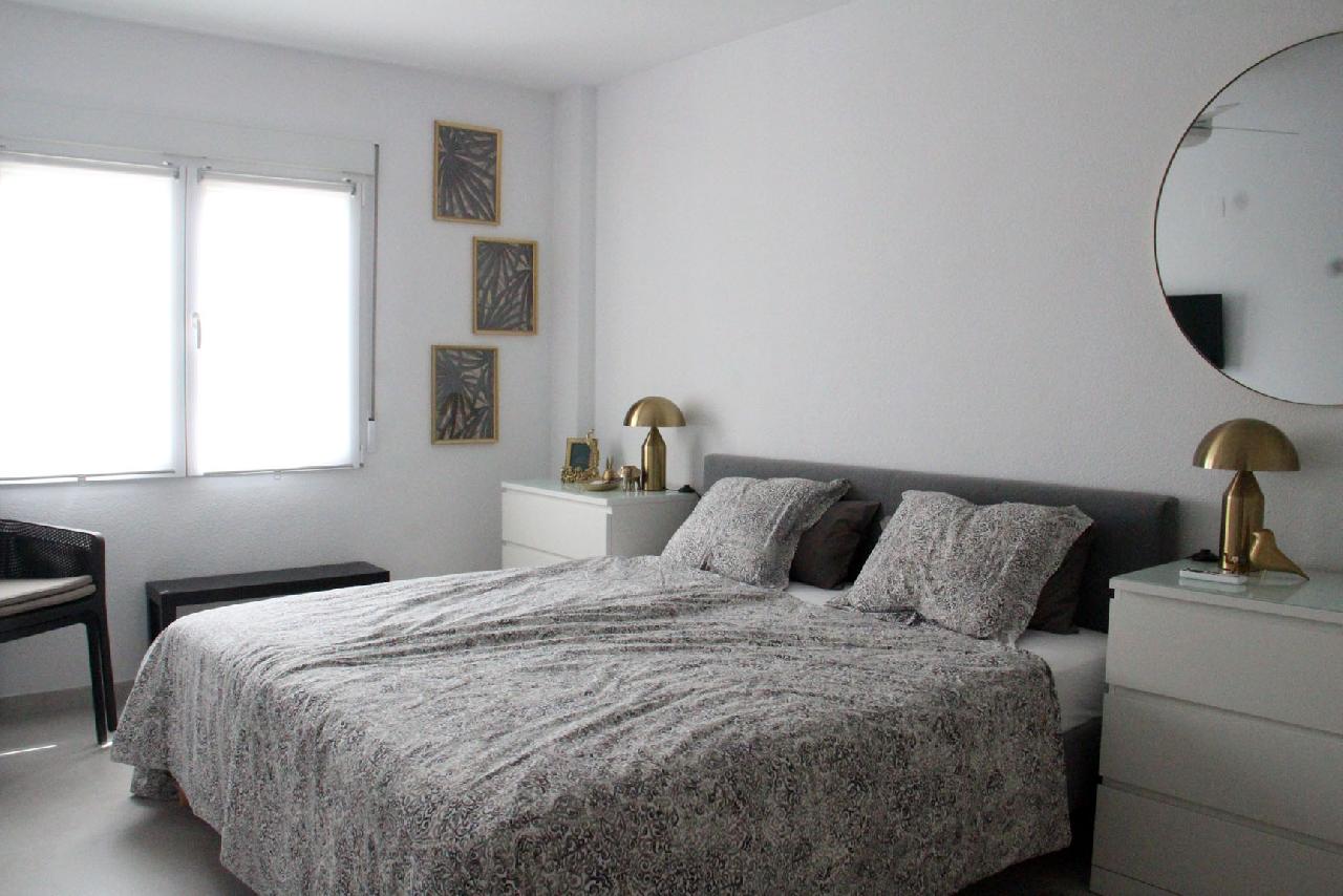 Akilar 1727345483KBYMSO ref 1825 mobile 8 Master bedroom queen bed and aircon Villamartin Plaza