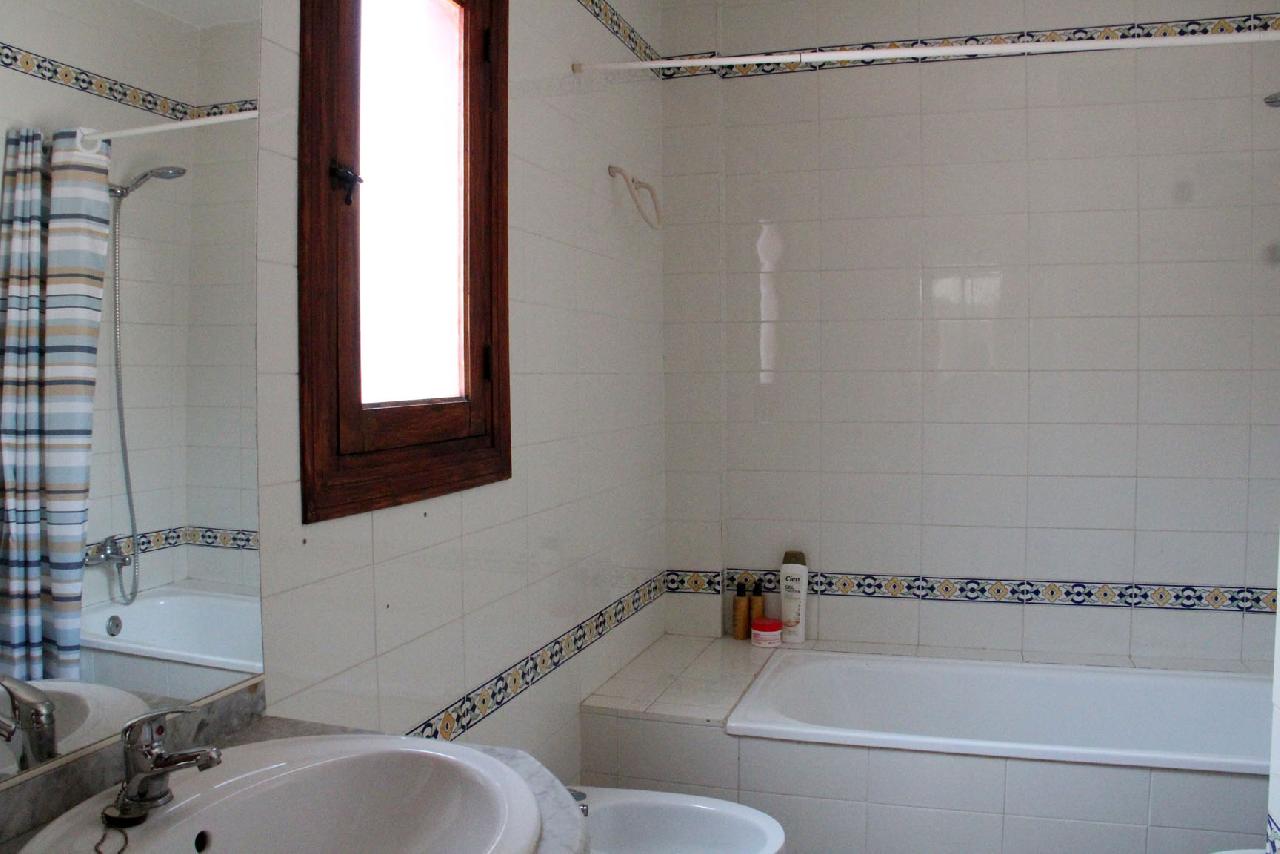 Akilar 1669821558QLCPVR ref 1795 mobile 8 Large bathroom Villamartin Plaza