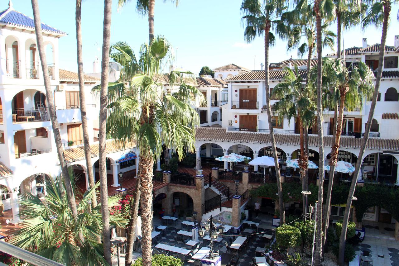 Akilar 1701083865PNXCGM ref 1815 mobile 9 Views of the plaza from the balcony Villamartin Plaza