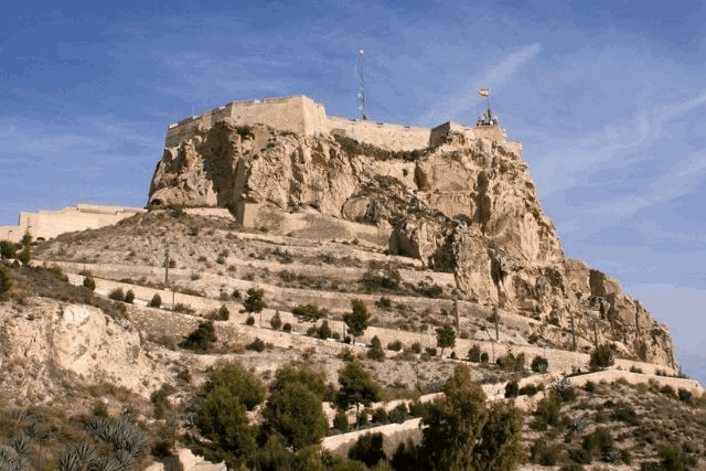 Akilar 1578332977JCAXUS ref 1753 mobile 23 Castle Santat Barbara in Alicante to visit Villamartin