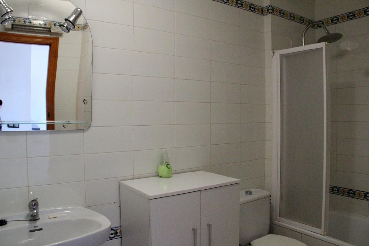Akilar 1678219883SJKATP ref 1801 mobile 10 Full family style bathroom Villamartin Plaza