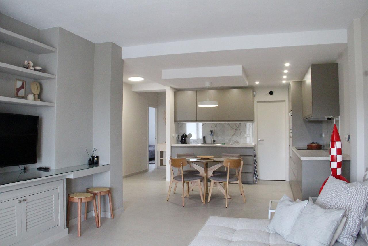 Akilar 1727345483KBYMSO ref 1825 mobile 5 Open plan dining area Villamartin Plaza