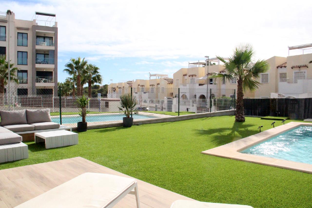 Akilar 1699280071XIHRFC ref 1813 mobile 13 Sunbathe around the private pool Villamartin