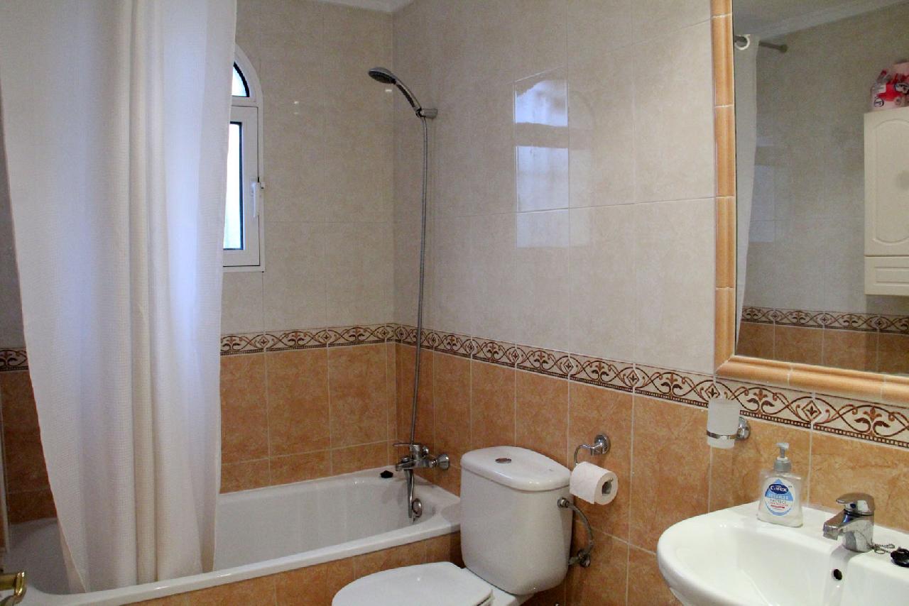 Akilar 1646607966YJRPIU ref 1781 mobile 10 Full family bathroom downstairs Villamartin