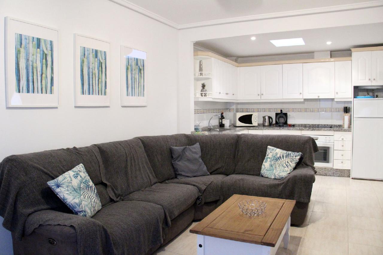 Akilar 1646607966YJRPIU ref 1781 mobile 2 Spacious living room UK TV & Free WIFI Villamartin