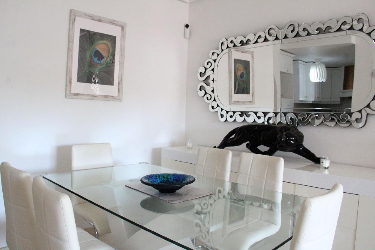 Akilar 1727349388UDOEMA ref 1826 mobile 6 Stunning dining area Villamartin Plaza