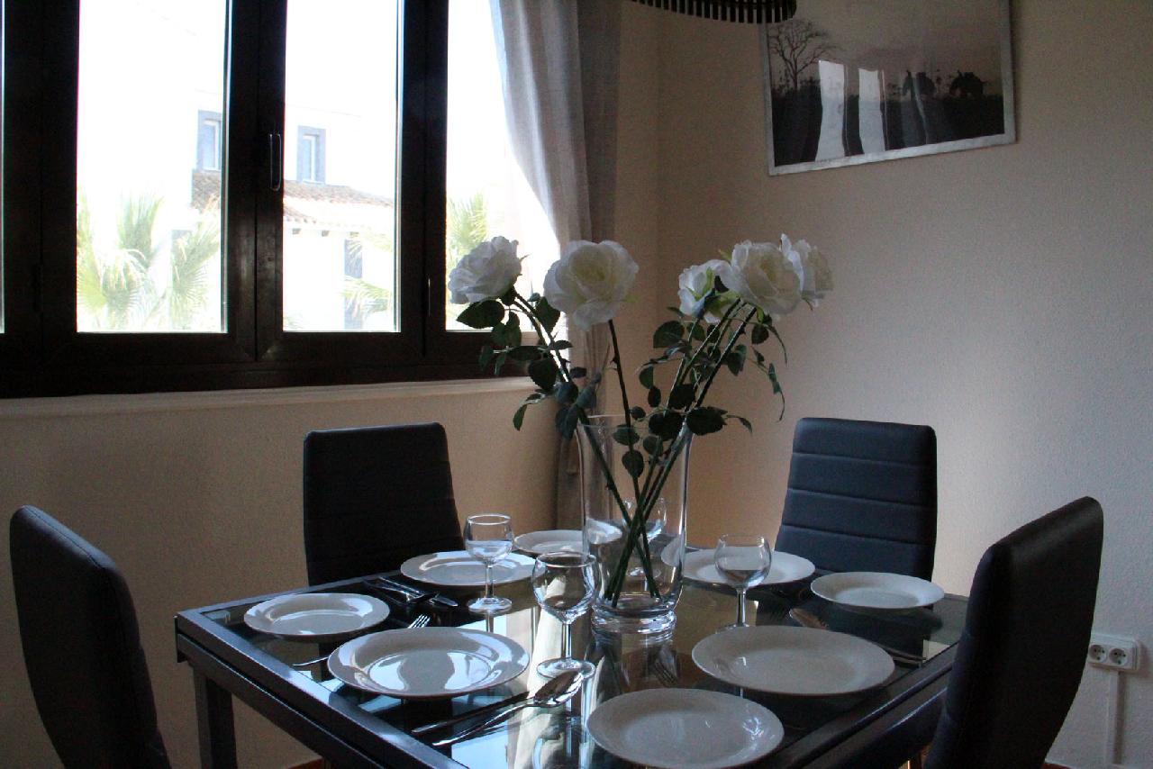 Akilar 1554124653WMGAYO ref 1739 mobile 5 Dining area Villamartin Plaza