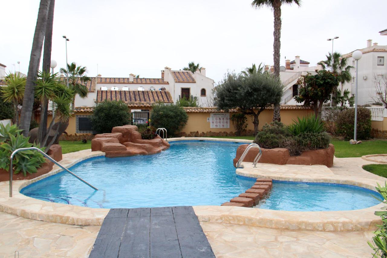 Akilar 1646607966YJRPIU ref 1781 mobile 15 Communal pool literally next door Villamartin