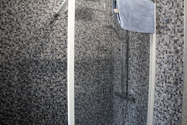 Akilar 1573262354VPSUTQ ref 1751 mobile 13 Beautiful shower room Villamartin Plaza