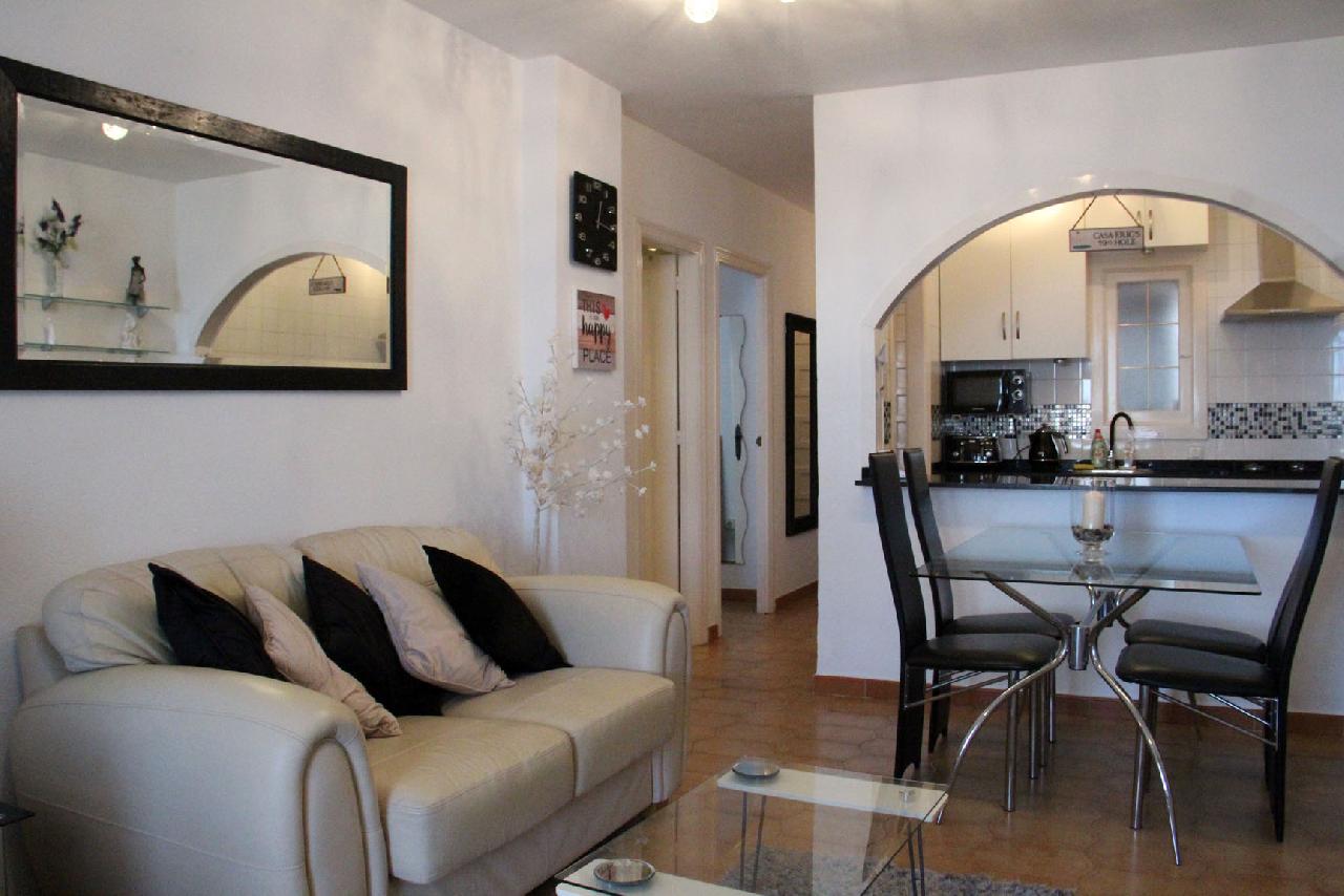 Akilar 1707154092KYZASB ref 1819 mobile 4 Spacious living room & dining area Villamartin Plaza