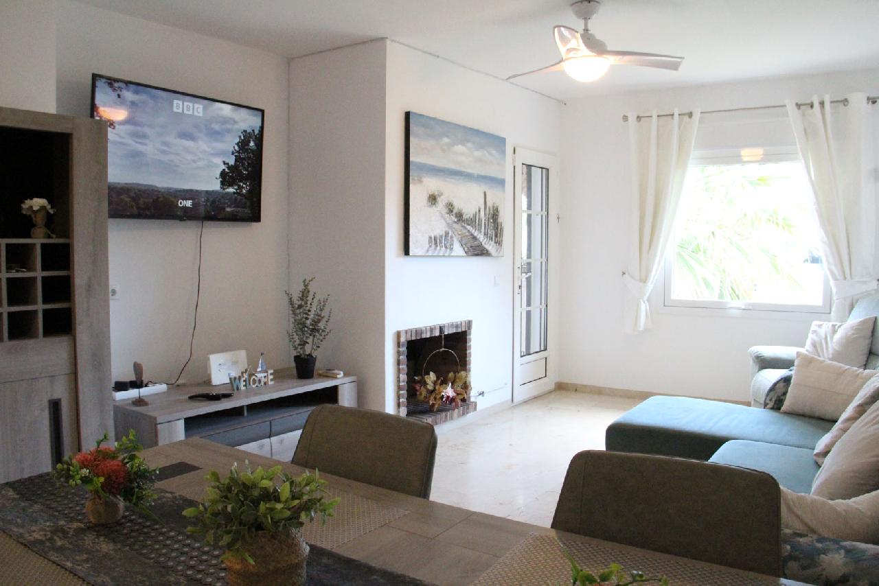 Akilar 1716034541IBRTZY ref 1823 mobile 5 Spacious living room and ent centre Villamartin